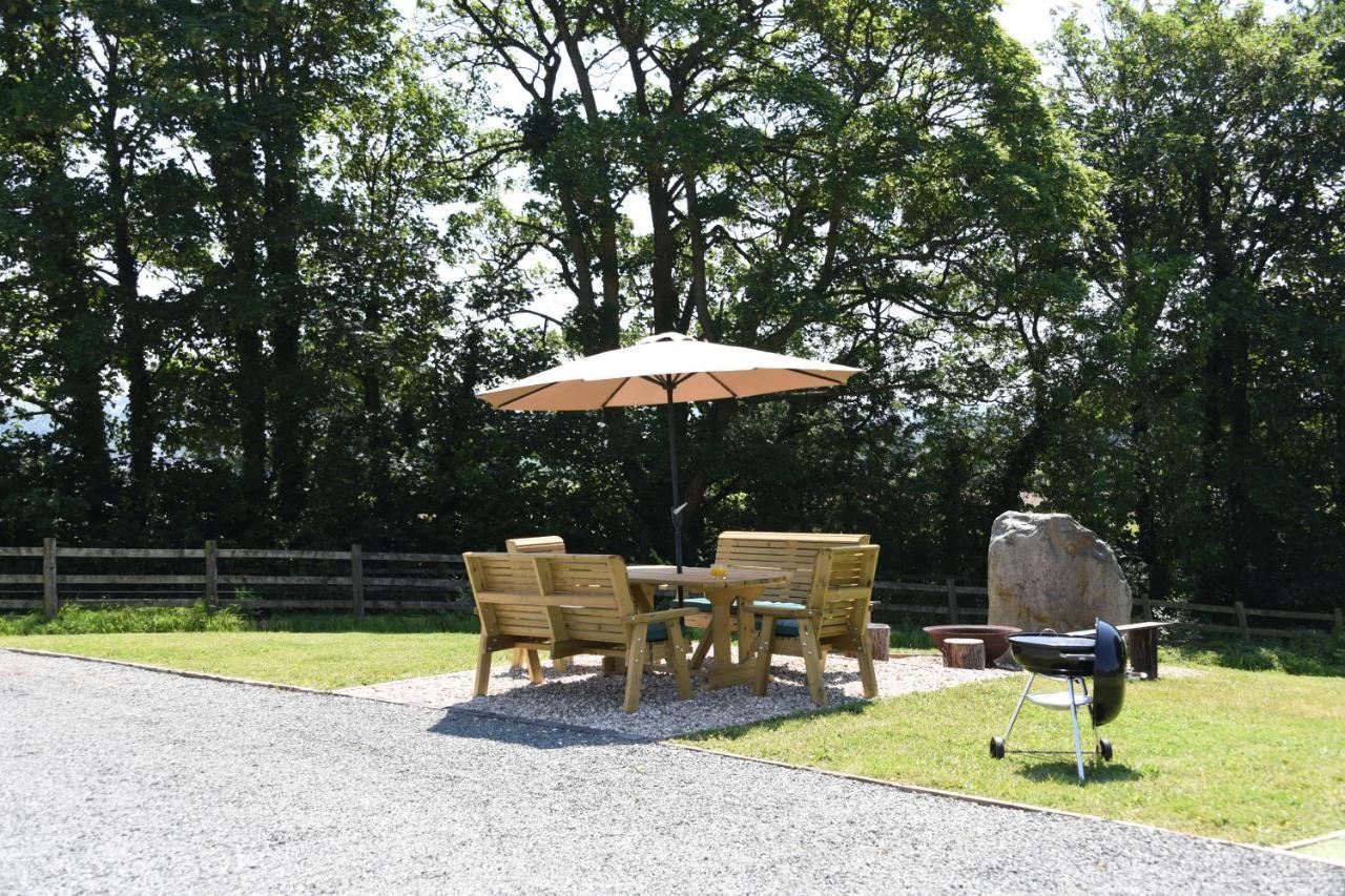 Maen Llwyd Villa Llanyre Exterior photo